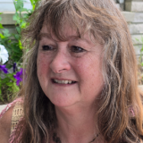 Lora Kemp Headshot